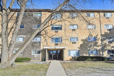 Mount Prospect IL Real Estate &amp; Homes for Sale - Homes.com