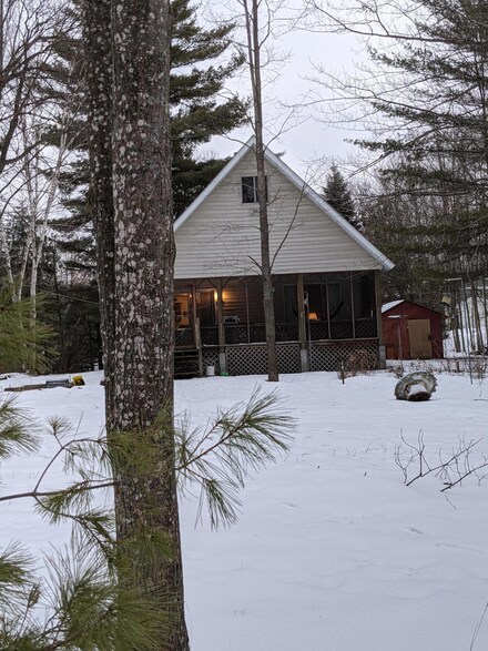 6580 Lakeview Dr, Lewiston, MI 49756