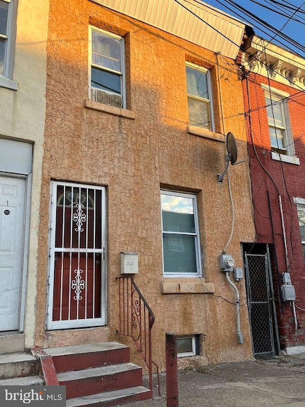 2525 N Lee St, Philadelphia, PA 19125