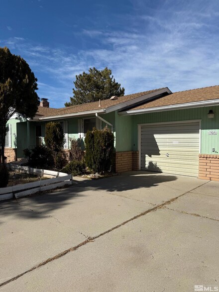 1306 S Riverview Dr, Gardnerville, NV 89460