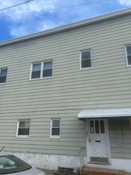 118 W 3rd St Unit 2, Bayonne, NJ 07002