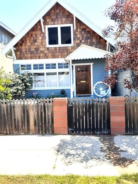 413 Ocean Ave, Seal Beach, CA 90740