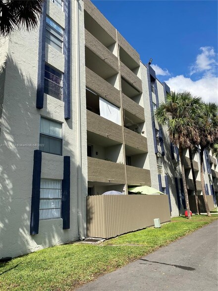 10000 NW 80th Ct Unit 2234, Hialeah, FL 33016