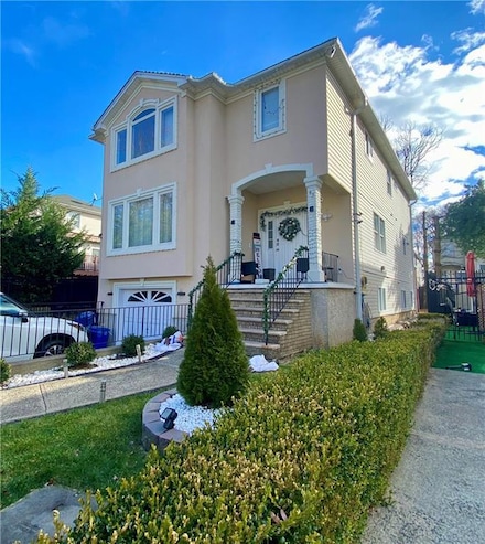 43 Lerer Ln, Staten Island, NY 10307