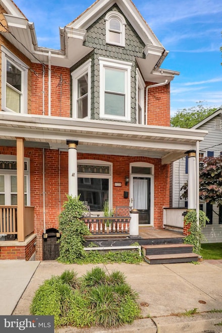 123 S Cedar St, Lititz, PA 17543