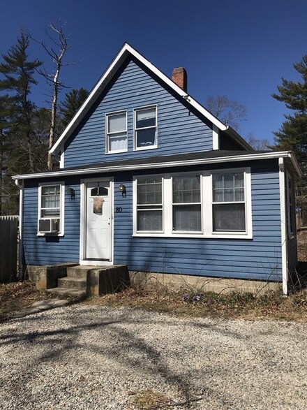 80 Milford St, Halifax, MA 02338