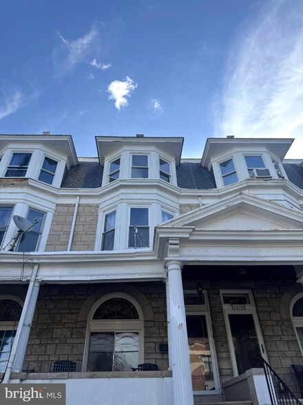 1037 N Front St, Reading, PA 19601