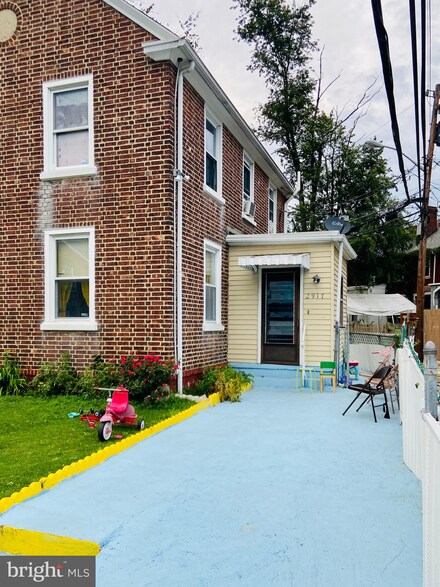 2917 Wasp Rd, Camden, NJ 08104