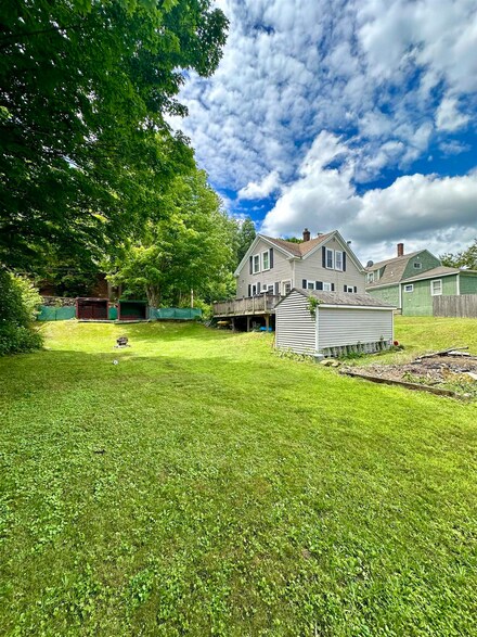 11 Spruce St, Jaffrey, NH 03452