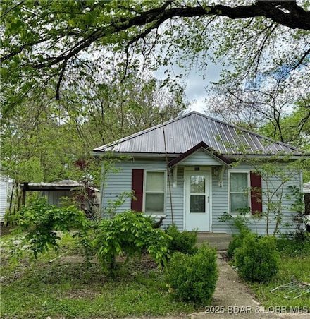 401 N Thurston St, Versailles, MO 65084
