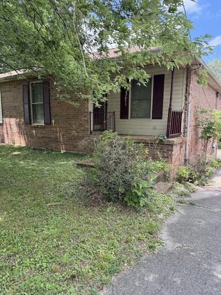 1107 N Graycroft Ave, Madison, TN 37115