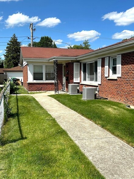 9942 W Cermak Rd Unit B, Westchester, IL 60154