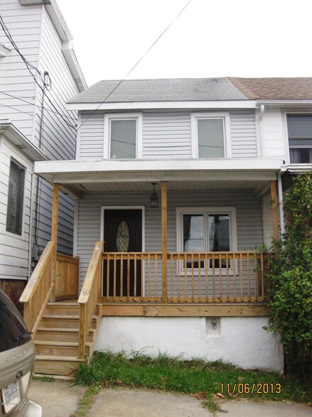 44 E Phillips St, Coaldale, PA 18218