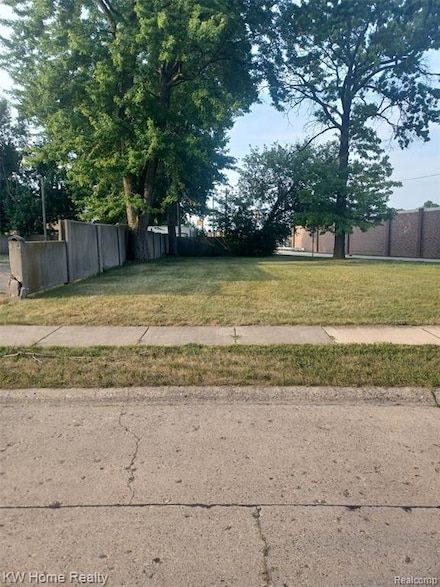 934 E Granet Ave, Hazel Park, MI 48030