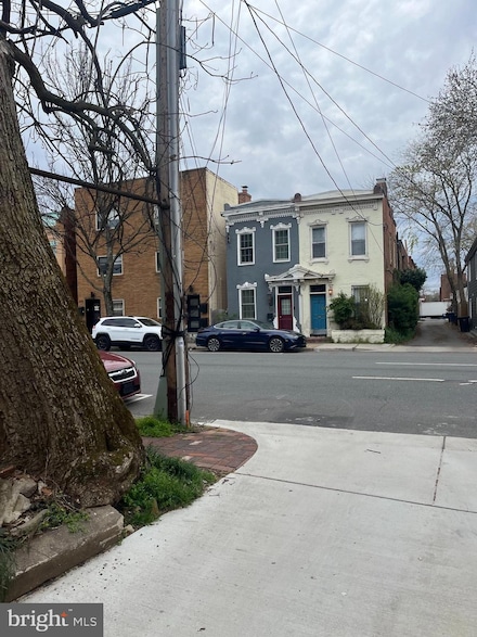 220 N Patrick St, Alexandria, VA 22314