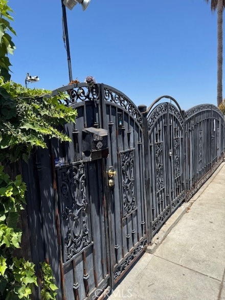 4215 Woolwine Dr, Los Angeles, CA 90063