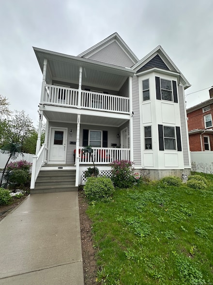 76 Edwards St, Hartford, CT 06120
