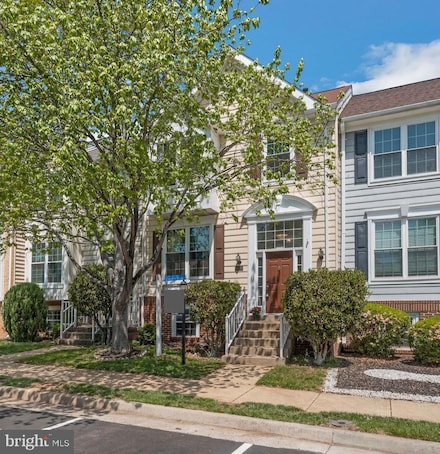 46878 Graham Cove Square, Sterling, VA 20165