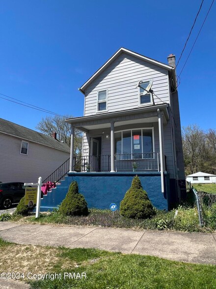 318 W Union St, Nanticoke, PA 18634