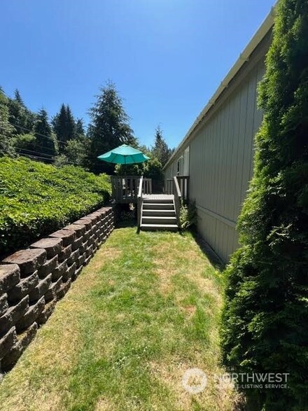 11330 E Riverside Dr Unit 8, Bothell, WA 98011