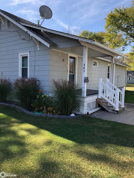 305 Minneopa Ave, Ottumwa, IA 52501