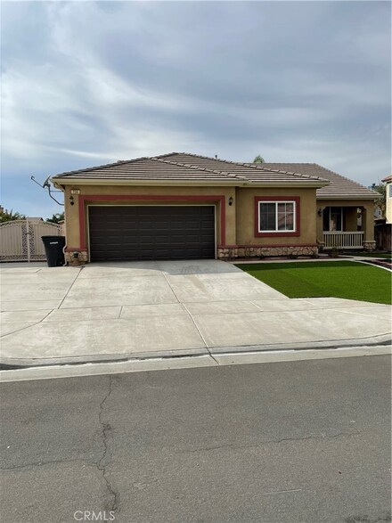 734 Sweet Clover Loop, San Jacinto, CA 92582