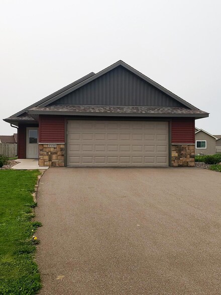 1775 Aspen Ct, New Richmond, WI 54017
