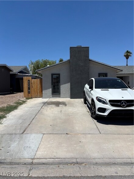 4732 El Tesoro Ave, Las Vegas, NV 89121