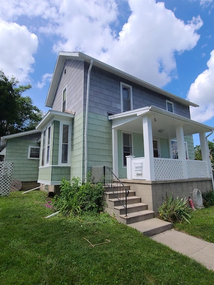 1202 Taylor St, Bay City, MI 48708