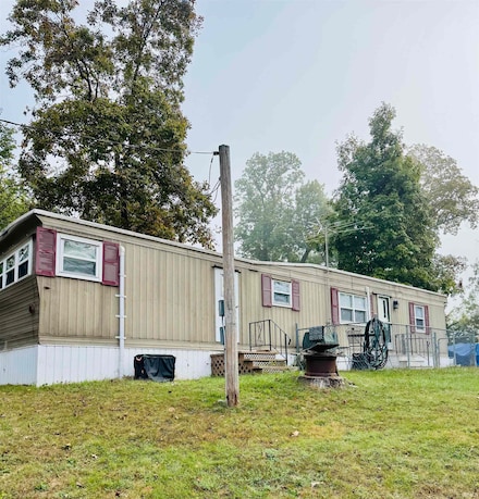 29 Ems W14a Ln, North Webster, IN 46555