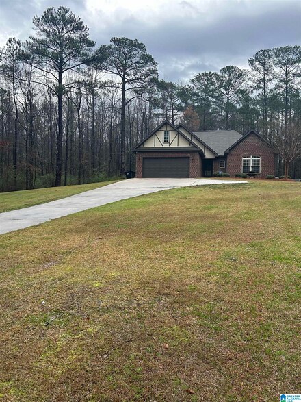 7631 15th Street Rd, Bessemer, AL 35023
