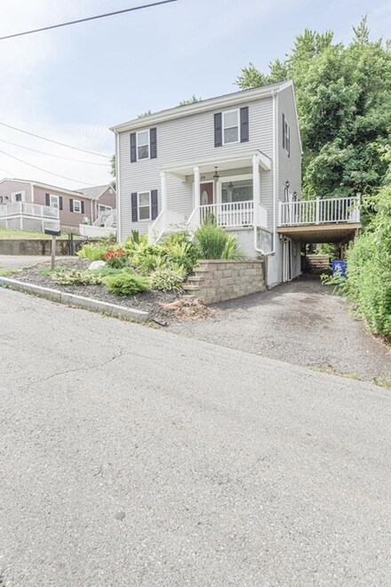 29 Valentine St, Fall River, MA 02720
