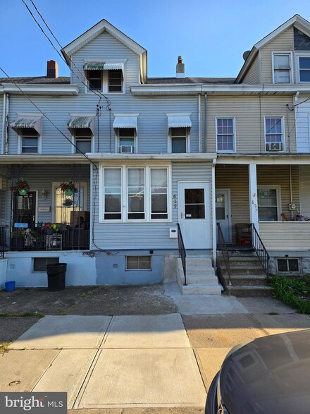 629 Schiller Ave, Trenton, NJ 08610