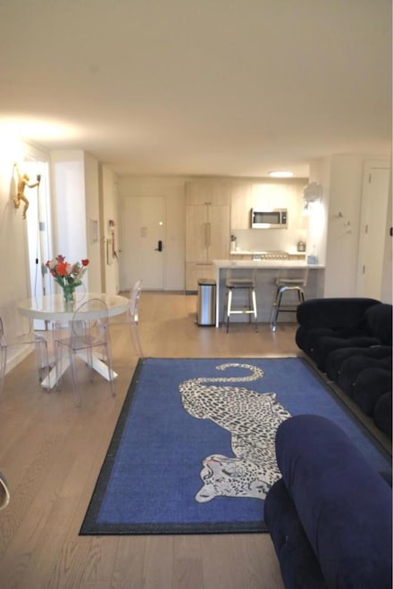 220 E 72nd St Unit 11C, New York, NY 10021