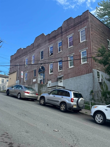 183 Thorne St Unit 1, Jersey City, NJ 07307