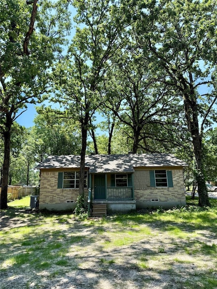 405 Forest Ln, Gun Barrel City, TX 75156