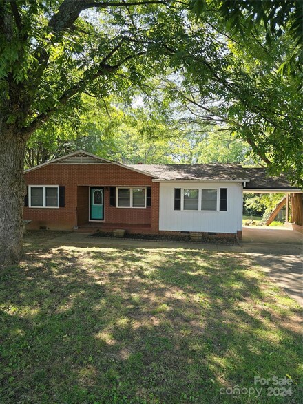 260 Klutz St, Troutman, NC 28166