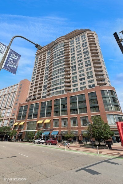 807 Davis St Unit 2205, Evanston, IL 60201