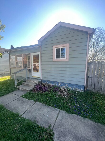 2816 Edgar St, Evansville, IN 47710
