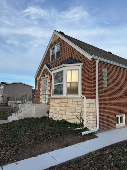 2427 N Erie St, River Grove, IL 60171