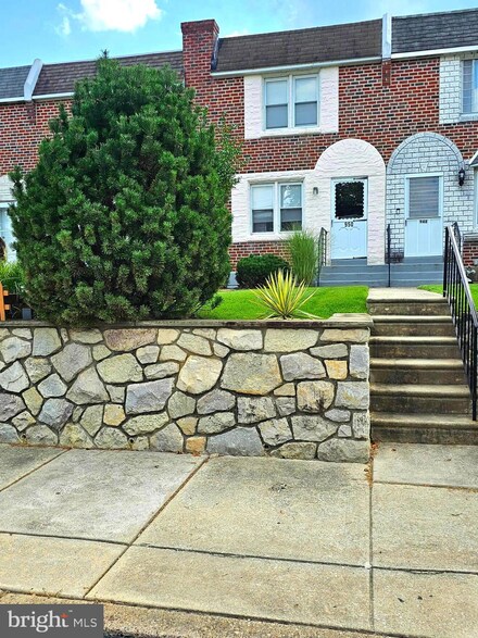 950 Grant Rd, Folcroft, PA 19032