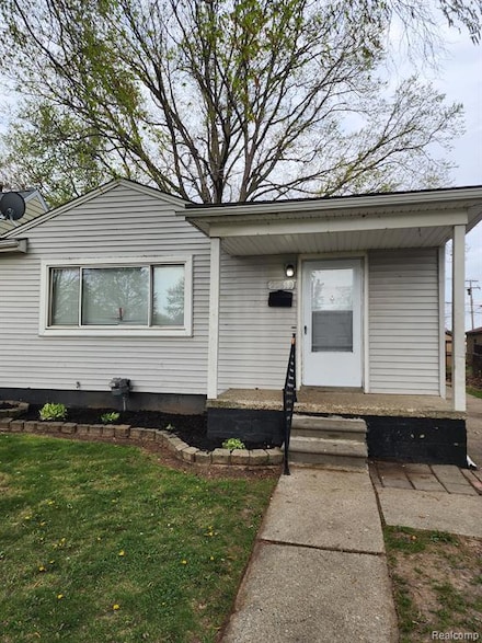 22613 Raven Ave, Eastpointe, MI 48021
