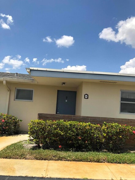 2907 Ashley Dr W Unit D, West Palm Beach, FL 33415