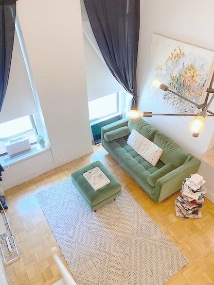 465 W 57th St Unit A, New York, NY 10019