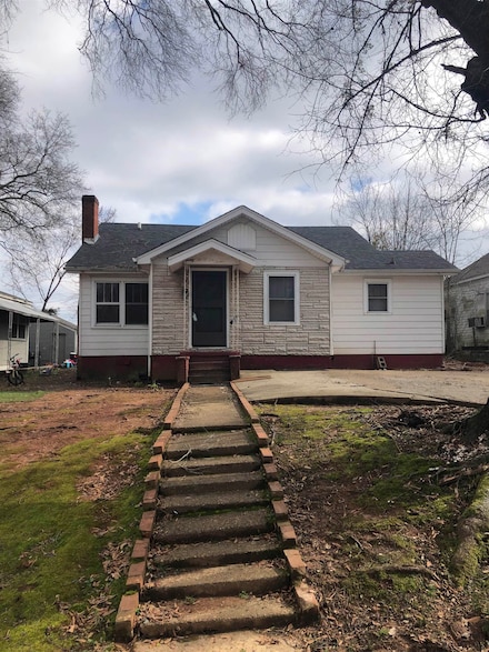 2612 E 17th Ave, Sheffield, AL 35660