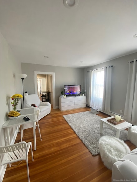 221 Park Rd Unit 2W, West Hartford, CT 06119