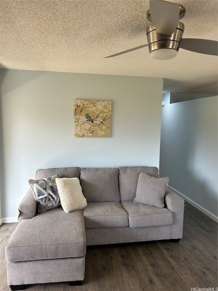 94-1139 Mopua Loop Unit J8, Waipahu, HI 96797