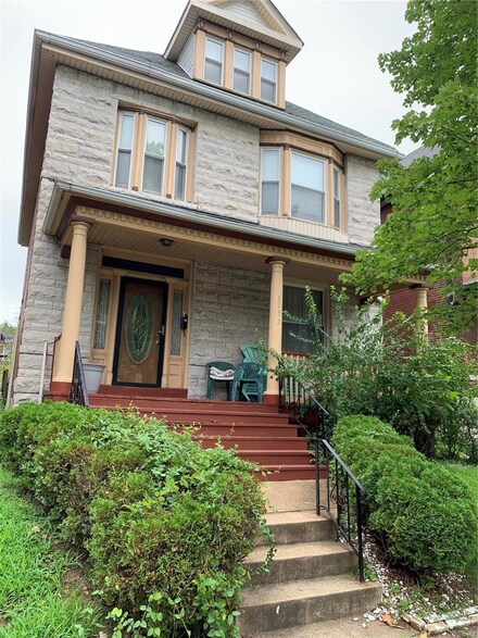 5253 Maple Ave, Saint Louis, MO 63113