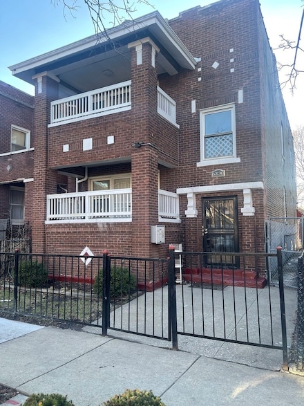 6330 S Artesian Ave, Chicago, IL 60629