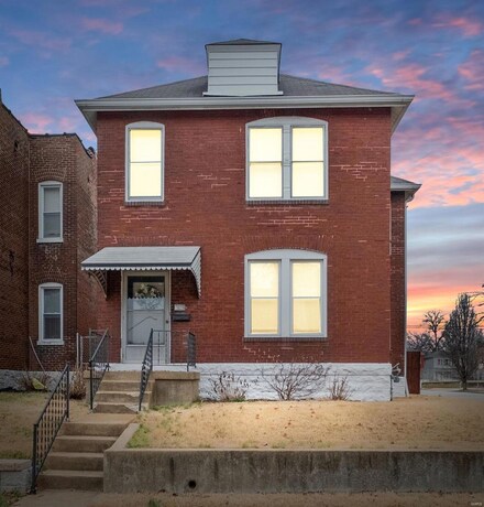 7028 Virginia Ave, Saint Louis, MO 63111